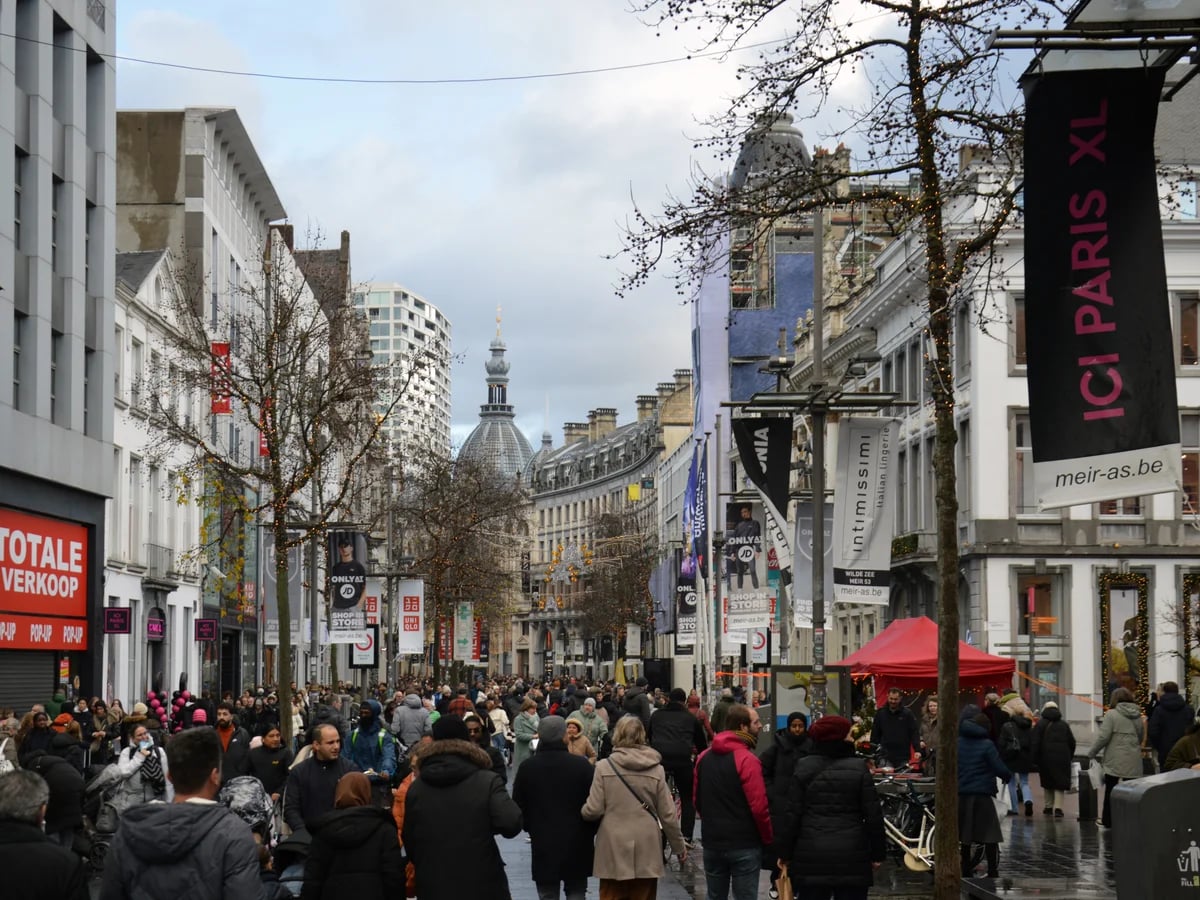 Antwerp Meir street bustling with shoppers during the winter season