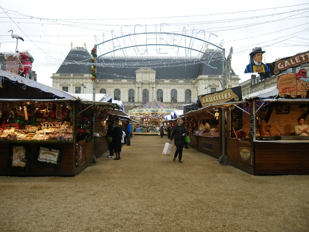 Rennes Palais du Parlement de Bretagne during a festive Christmas market