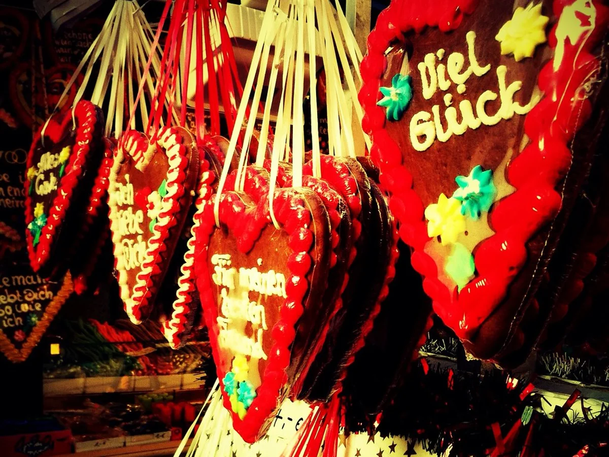 Mittelaltermarkt Essen gingerbread hearts Flachsmarkt evening atmosphere