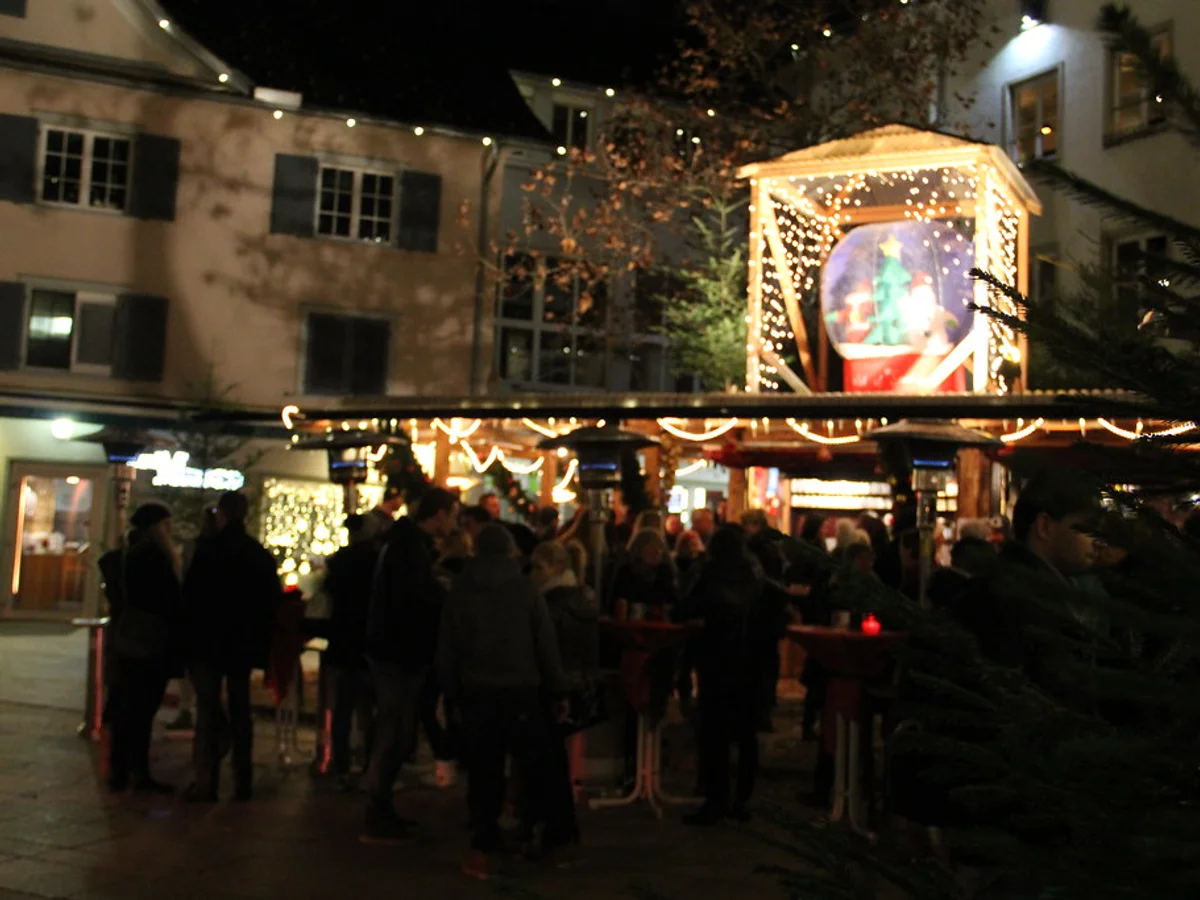 Meißner Weihnacht wooden stalls Meissen festive atmosphere Marktplatz