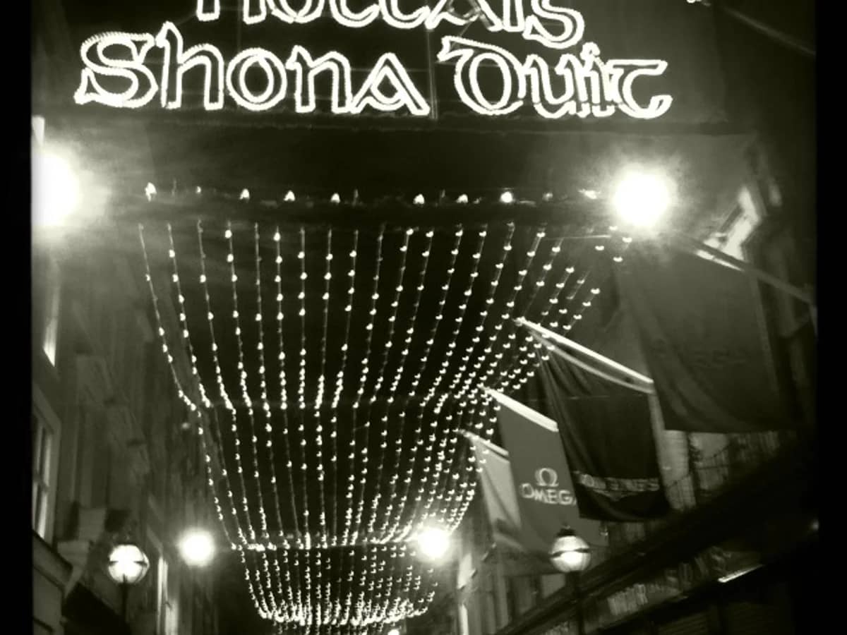 Dublin neon lights Nollaig Shona Duit festive winter atmosphere