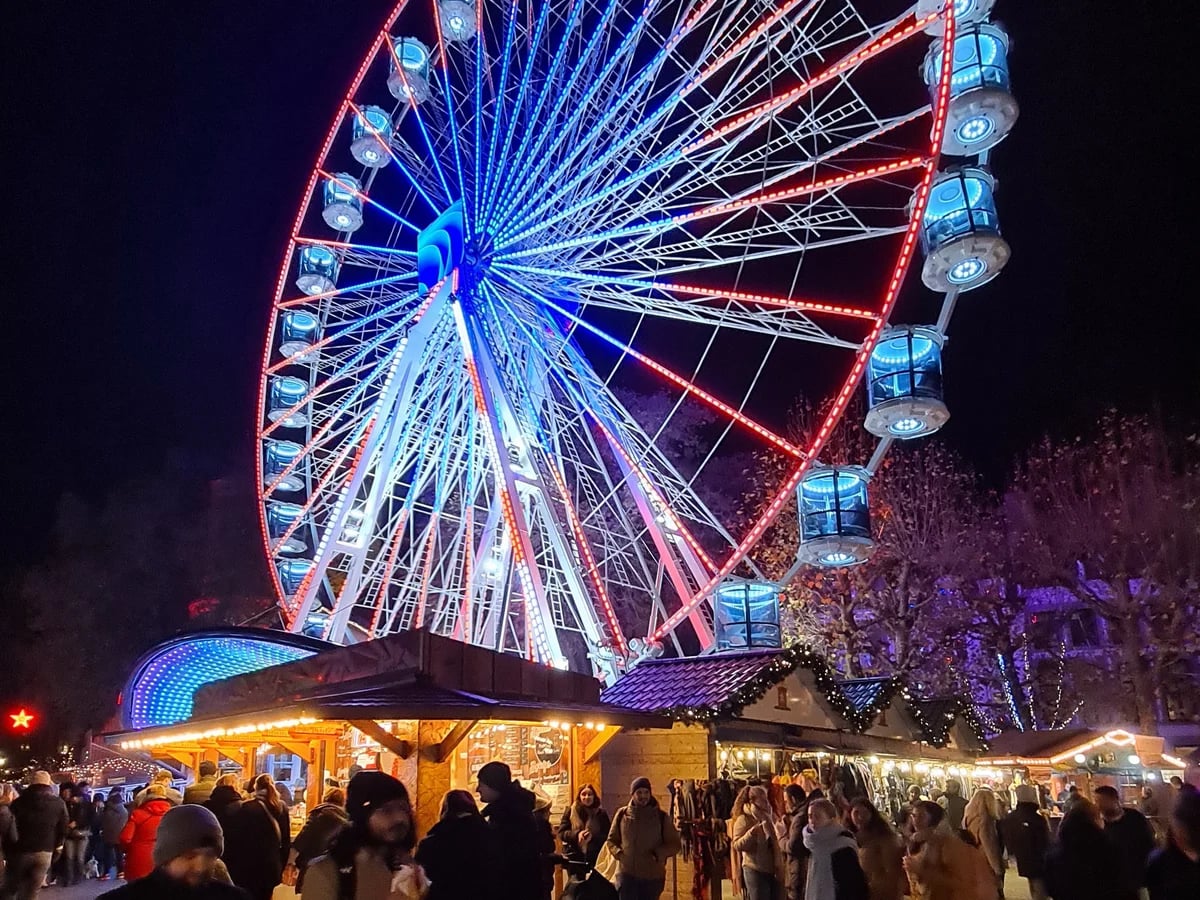 Maastricht reuzenrad illuminated during a magical Christmas winter night