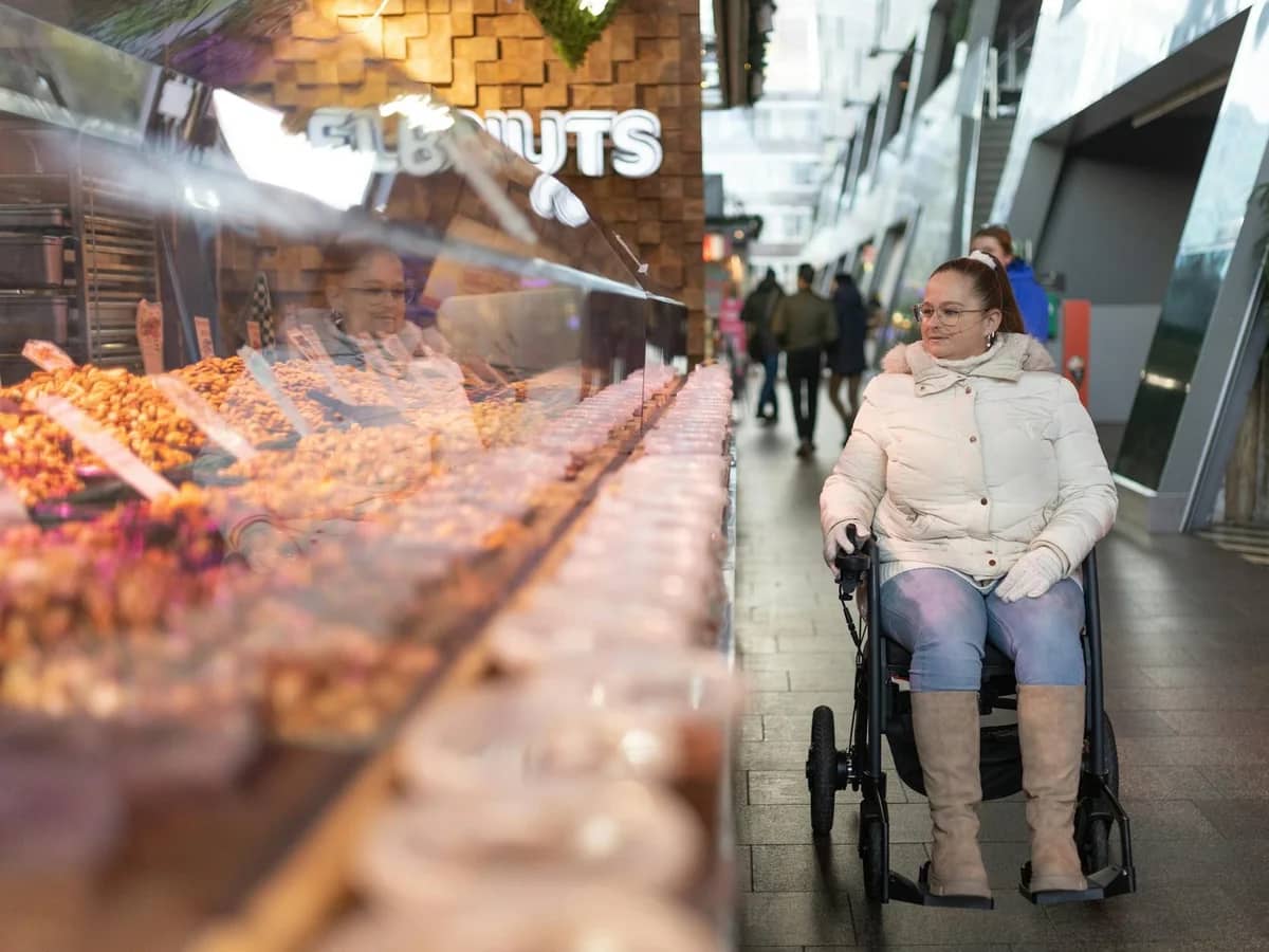 Rotterdam inclusive market browsing experience during winter festivities