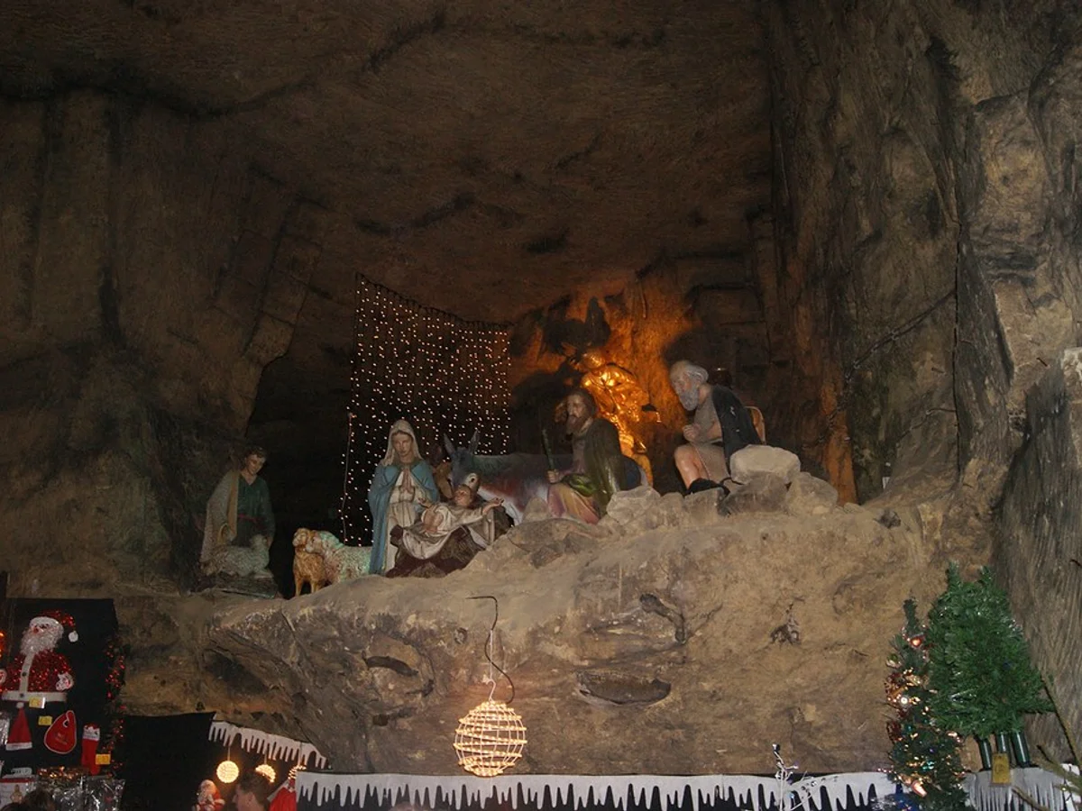 Kerststad Valkenburg nativity scene illuminated in Wilhelminagroeve, enchanting atmosphere in Valkenburg